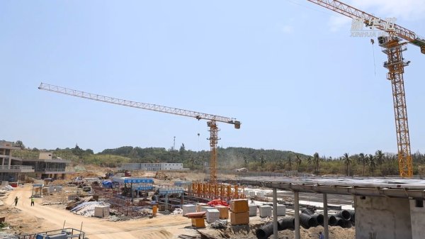启天配资 五一假期“不打烊”——&#32;海南自贸港建设赶工一线见闻