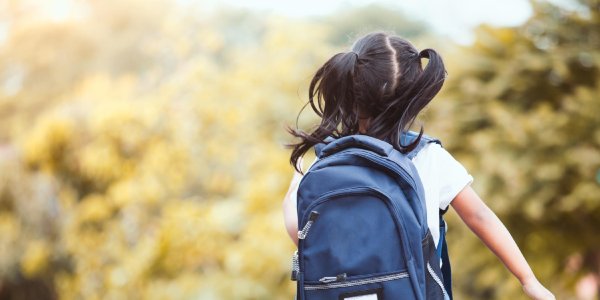 蜗牛配资 从厌学到复学｜14 当孩子出现拒学行为时的即时应对